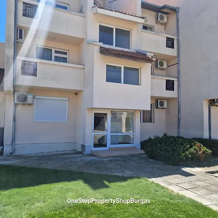 Village 1-bed Seaview Lejlighed